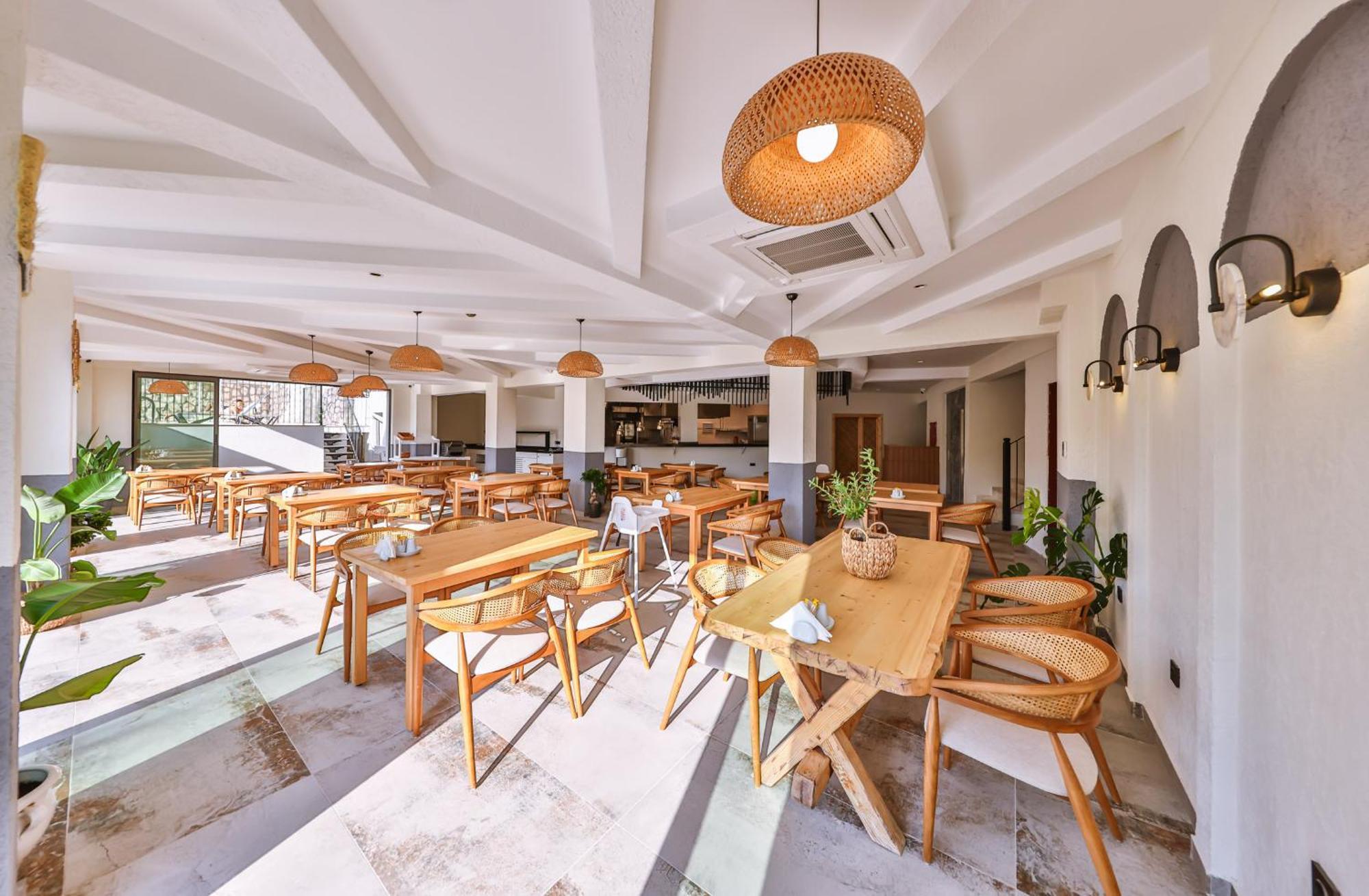 Hotel Athena *